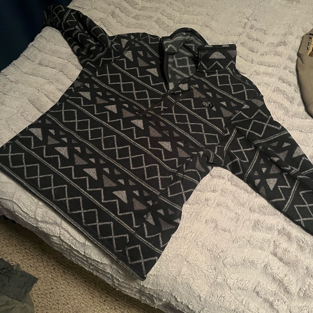 North face pullover